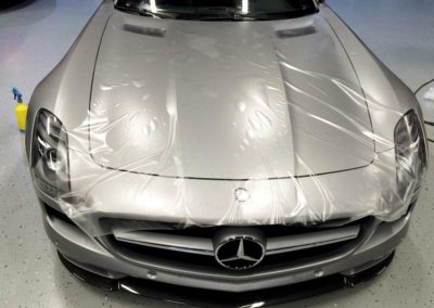 Beklebung eines Mercedes SLS AMG mit matter Steinschlagschutzfolie im Saarland